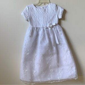 Elegant White Kids Dress with Delicate Embroidery NWT Girls Size 8